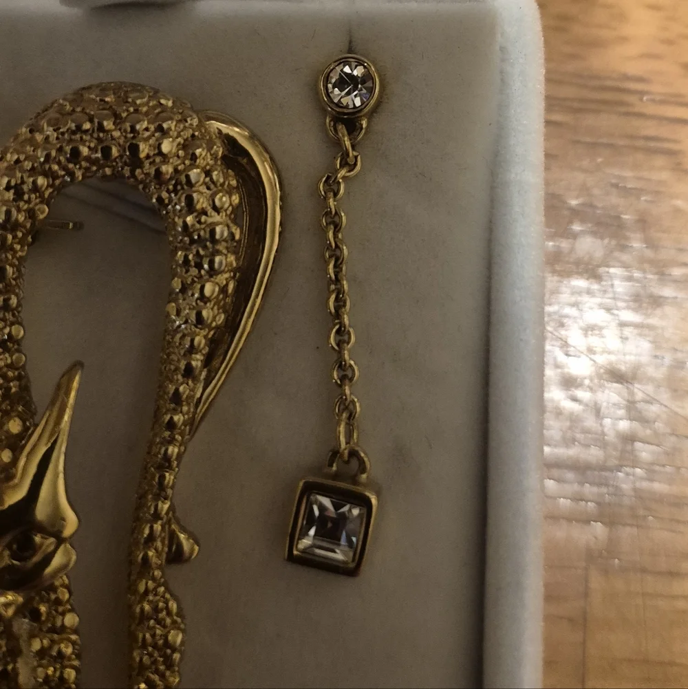 Givenchy Gold Cat Brooch with Dangle Crystal Earrings - Picture 2 of 5